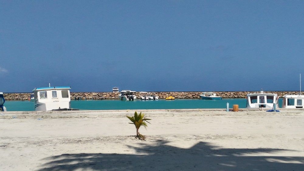 Select Village Maafushi Buitenkant foto