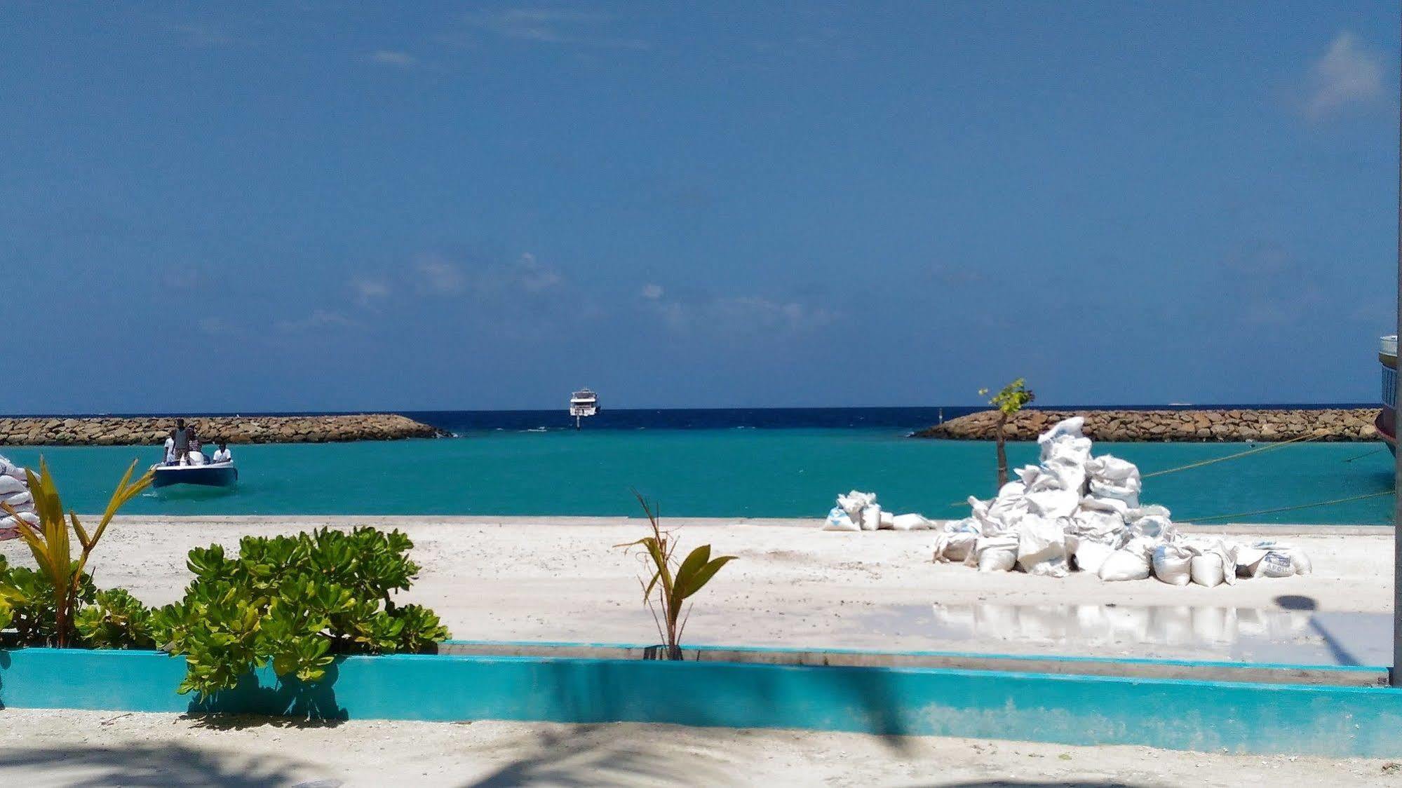 Select Village Maafushi Buitenkant foto