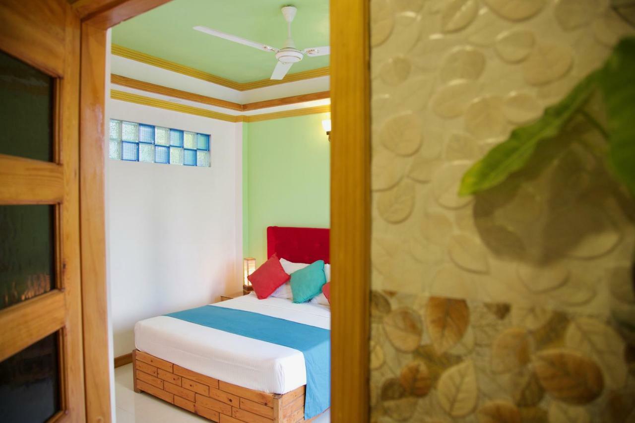 Select Village Maafushi Buitenkant foto